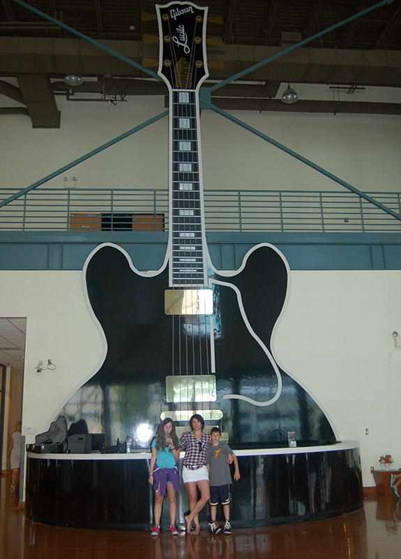 Gibson Guitar Factory Tour (Memphis)